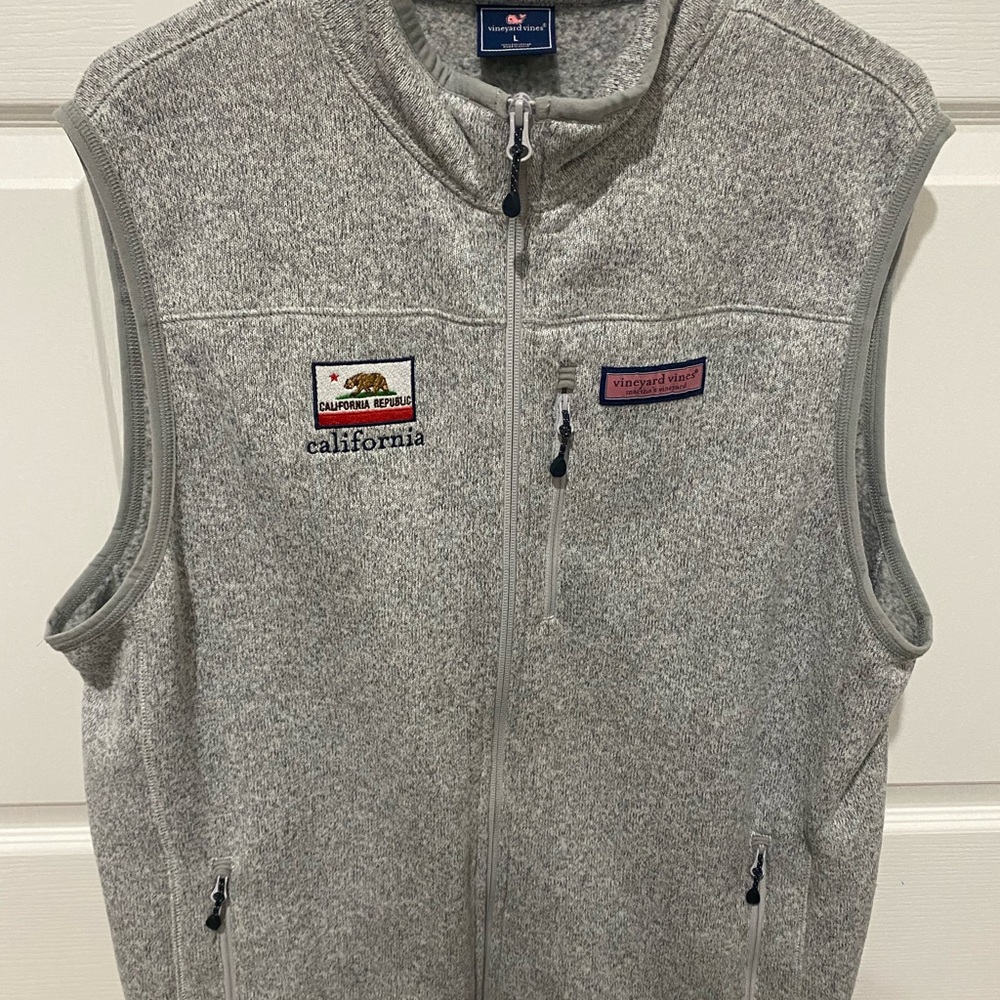 Vineyard Vines mens vest. Size large.